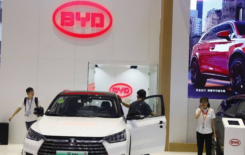 China va salva locurile de muncă din industria auto europeană, dar își va devora rivalii, avertizează fostul șef al Stellantis