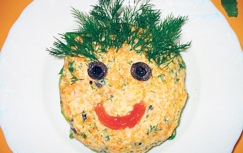 O reţetă pe zi / Salată de brânză şi crudităţi