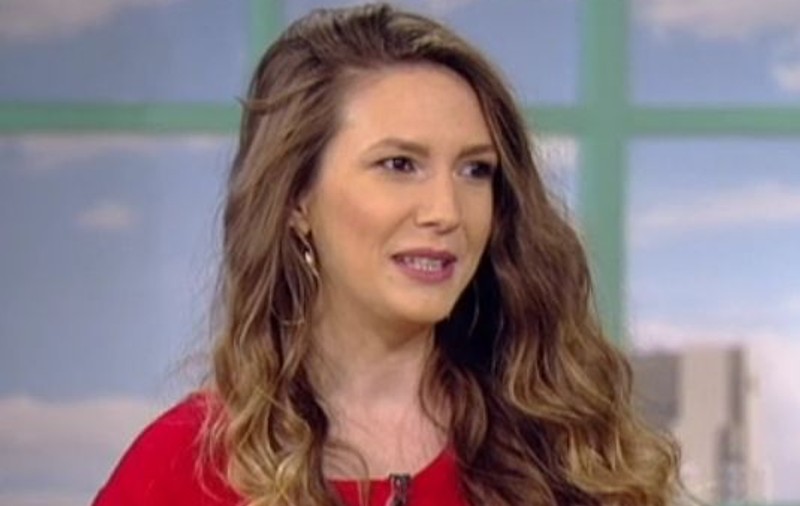 Ce dimensiuni are Adela Popescu. S-a lăsat măsurată