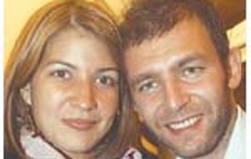 Lobont vine cu iubita in tara