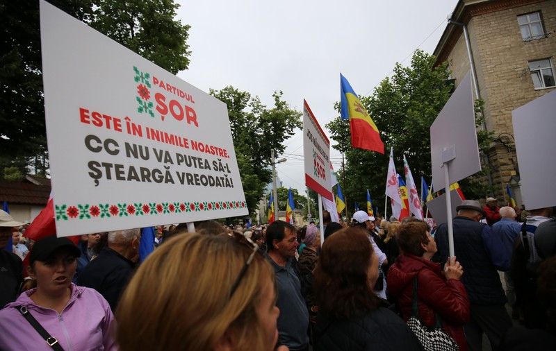 Partidul Șor a fost dizolvat prin decizia Curții Constituționale din Republica Moldova. Ce se întâmplă cu aleșii?
