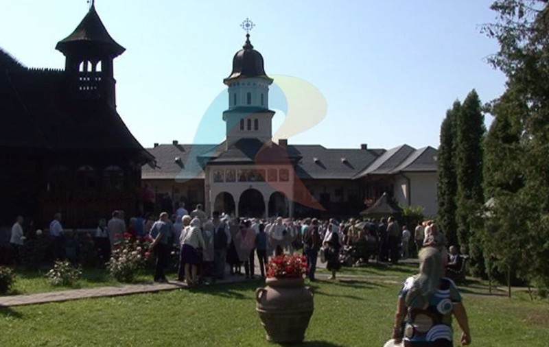 VIDEO/ Sărbătoare mare la Toplița. Sute de credincioși s-au închinat la Mănăstirea Sfântului Prooroc Ilie