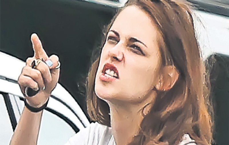 DEZASTRU DUPĂ DEZASTRU în viaţa lui Kristen Stewart. Ce DRAMĂ s-a ÎNTÂMPLAT ÎN FAMILIA EI
