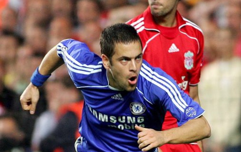 Joe Cole a semnat cu Liverpool