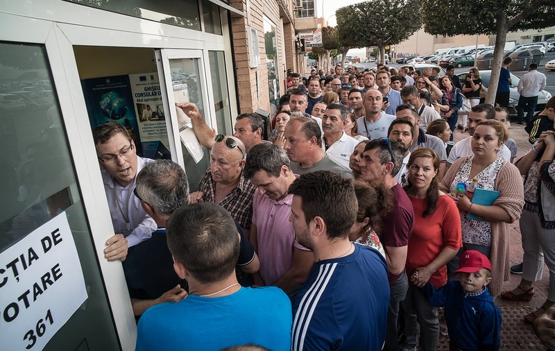 Ce-ar fi ca în loc să-i blamăm pe cei din diaspora să vorbim despre responsabilitatea statului român?