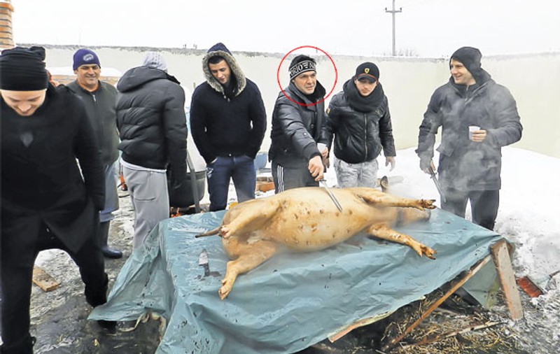 Coregraful CORNEL PĂSAT şi-a încordat muşchii nu pe ringul de dans, ci pentru tovarăşii lui: «M-am chinuit să tai porcul» | FOTO