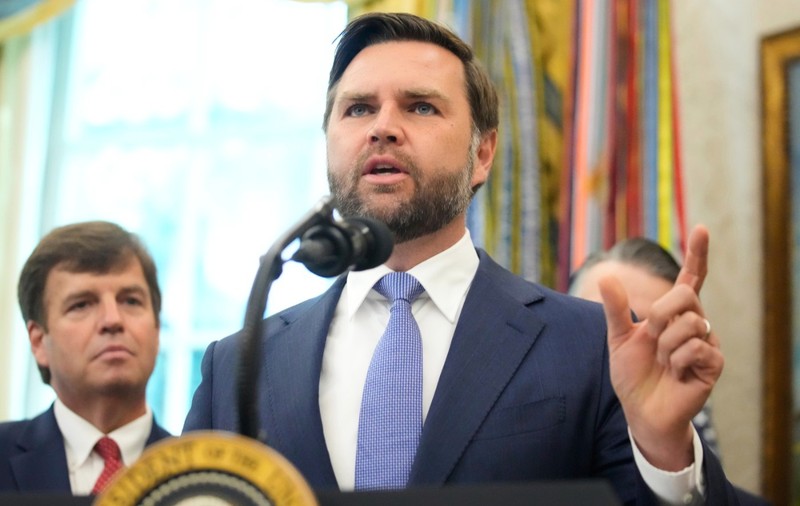 Femeia împușcată mortal de un agent ICE în Minneapolis. J.D. Vance spune că e „o tragedie provocată de ea însăşi”