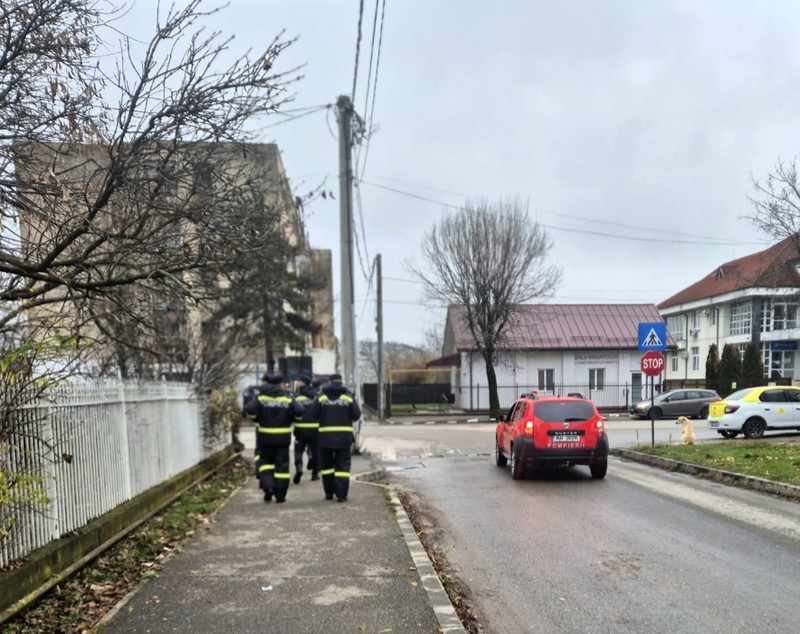 Peste 100.000 de oameni din Prahova nu vor avea apă potabilă încă o săptămână, deși alimentarea se reia treptat în județ