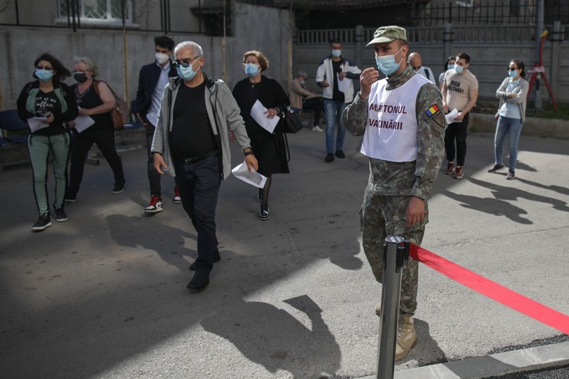 De pe 4 mai și până pe 11 mai, în spitalele militare se poate merge fără programare pentru vaccinare anti-COVID
