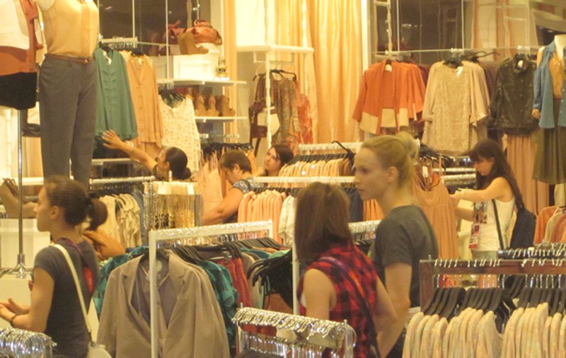 Află cât a cheltuit Sandra Izbaşa la cumpărături, în mall la Londra