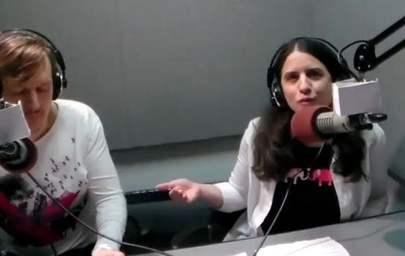 Realizatorii unei emisiuni de radio care REZOLVAU PROBLEME EMOŢIONALE s-au sinucis împreună