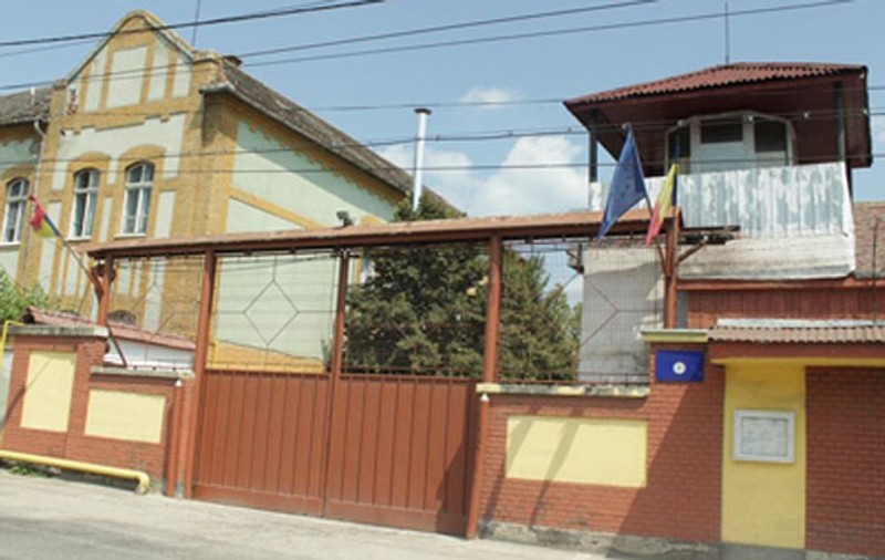 Un deținut din Penitenciarul Aiud s-a spânzurat în baie