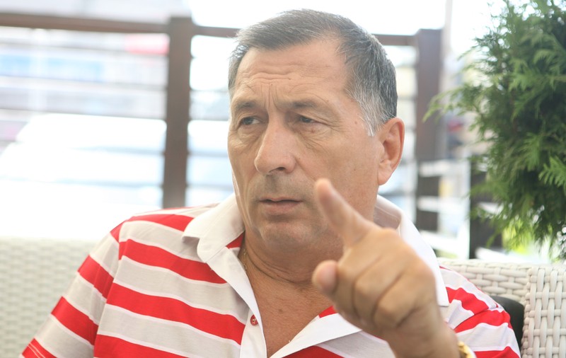 Ion Crăciunescu, bătut măr la Anina! Un miner i-a smuls ”inima” din piept și o ține la loc de cinste! | EXCLUSIV