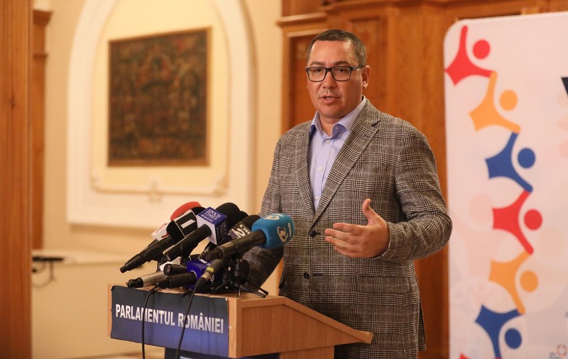 Ponta le cere celor de la PNL şi USR să îşi asume guvernarea, după căderea Executivului Dăncilă