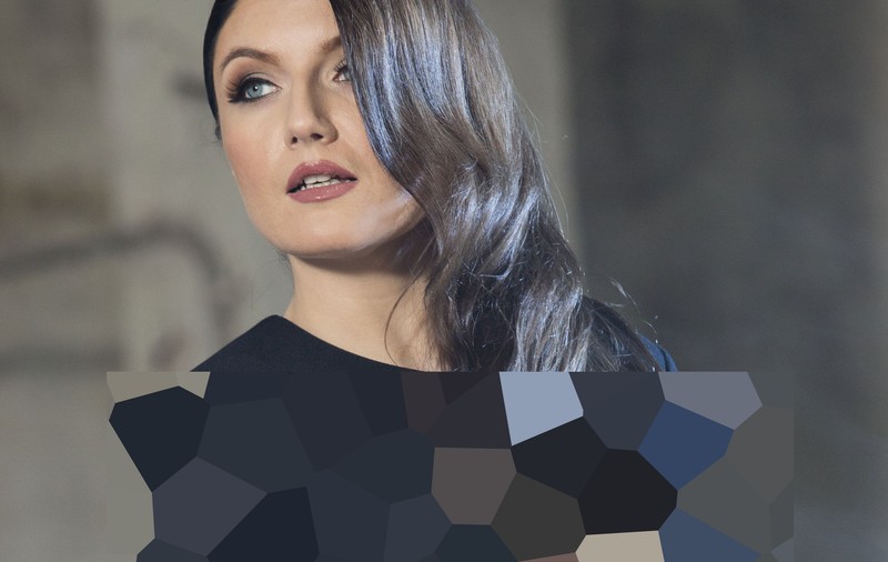 Alexandra Ungureanu CU SÂNII LA VEDERE, în noul videoclip! Ce au văzut fanii artistei | FOTO