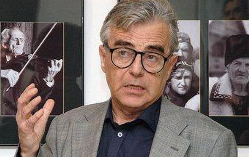 Articol-manifest în Le Figaro despre protestele din 10 august scris de un profesor de la Iași