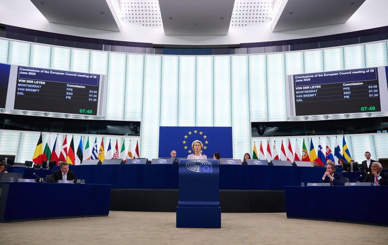 Cum au votat eurodeputații români la moțiunea de cenzură împotriva Ursulei von der Leyen. „La un an de mandat, europarlamentarii AUR nu au livrat nimic pentru România”
