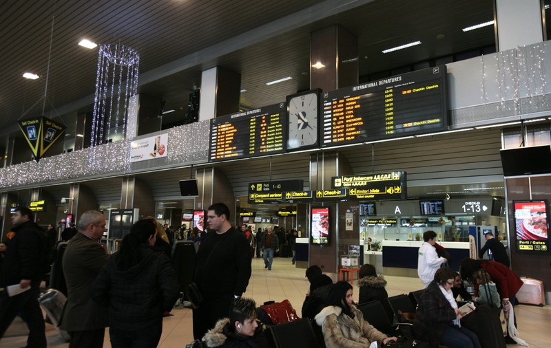Nervi și curse întârziate pe Aeroportul Otopeni, după ce sistemul de check-in a picat. Ce spun reprezentanții aeroportului