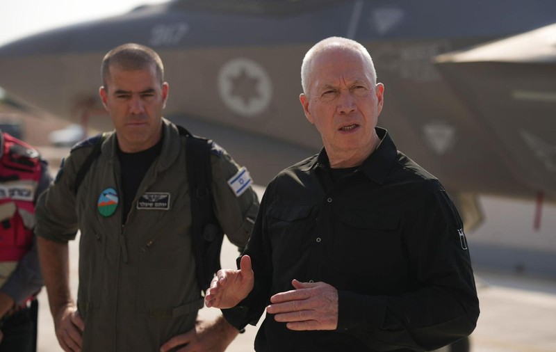Yoav Gallant, ministrul apărării din Israel, a fost demis de premierul Benjamin Netanyahu. Israel Katz îi succede în funcție