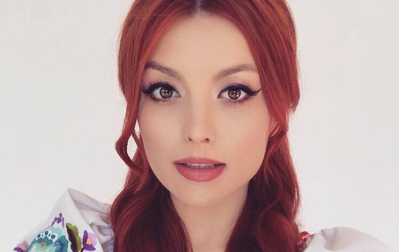 Imaginea cu Elena Gheorghe care i-a speriat pe fani. “Ai grijă, nu e bine ce faci”. Artista este însărcinată în aproape 7 luni