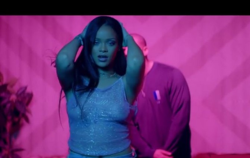 Asta o să-l scoată din minți pe Chris Brown! Rihanna dansează lasciv alături de Drake | VIDEO