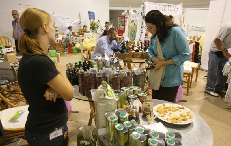 Detergenţi eco şi produse de îngrijire organice la un târg din Capitală
