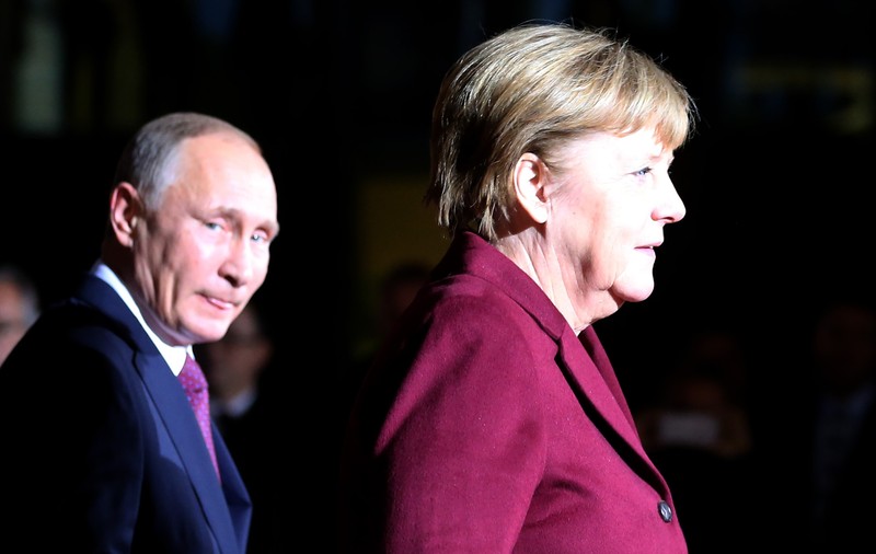Angela Merkel se întâlnește, sâmbătă, cu Vladimir Putin. "Vor exista controverse"