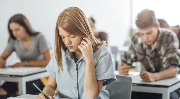 Proba la alegere a profilului la BAC 2026, sesiunea de toamnă. Subiectele la proba la alegere vor fi publicate în curând ( Foto Shutterstock)