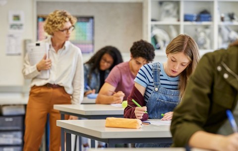 Modele de subiecte la simularea Evaluării Naționale la Limba și literatura română 2026