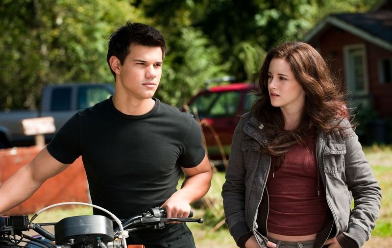 13 lucruri pe care nu le ştiai despre actorii din "Saga Amurg": Taylor şi Kristen s-au ruşinat când au filmat sărutul pătimaş
