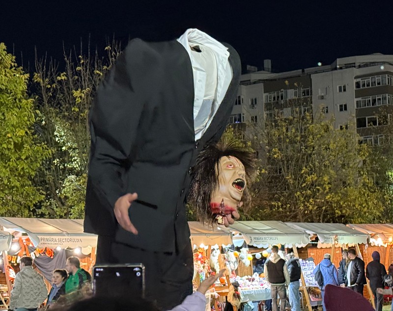 De la autobuzul bântuit la cripta întunecată. Care sunt cele mai înfricoșătoare atracții de la West Side Hallo Fest