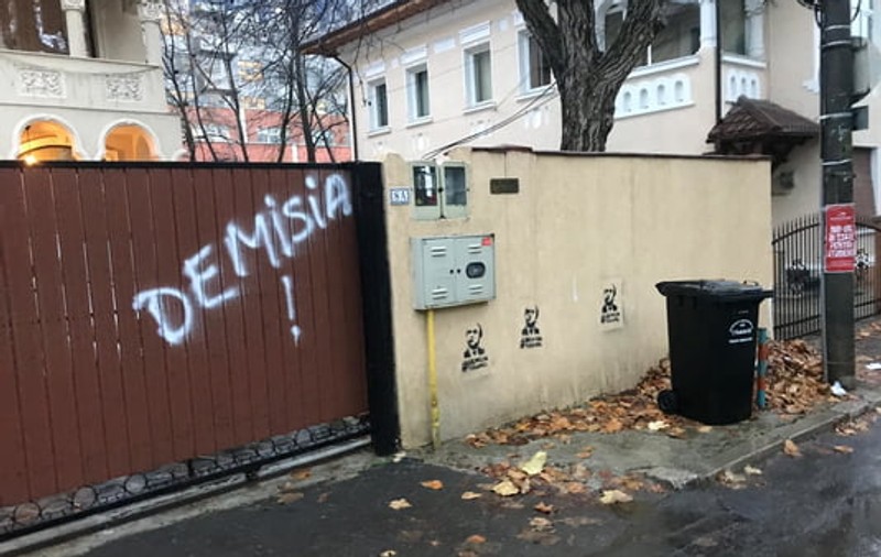 Mesaje ”#Demisia, Tudorel”, pe zidurile din jurul Universității din Iași, unde este rector fostul ministru al Justiției. Toader: ”Am făcut plângere la poliție”