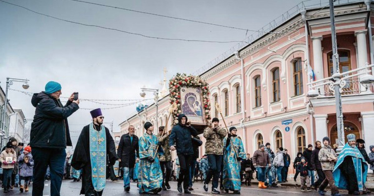 O procesiune religioasa din Rusia s-a transformat in mars nationalist Sursă: Profimedia