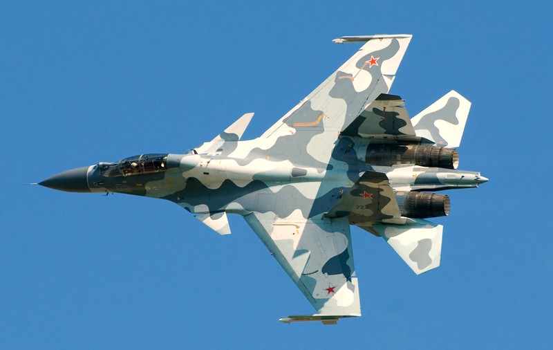 Două avione de luptă rusești Su-30 Flanker, interceptate deasupra Mării Negre