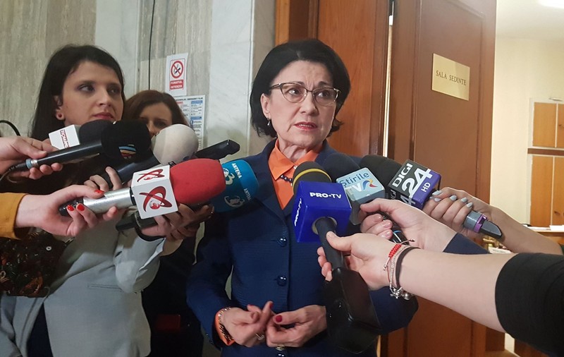 Ecaterina Andronescu, despre situaţia din învăţământ: "România trăieşte o dramă, are un milion si jumătate de elevi mai puţin. Sunt copii plecaţi cu părinţii din ţară"