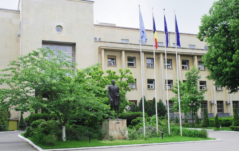 MAE: "Orice instituție de învățământ din România trebuie să respecte legea română"