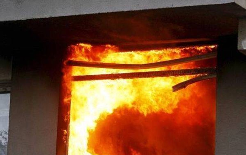 Incendiu la un depozit de marfă al unui supermarket, în Târgu Mureș