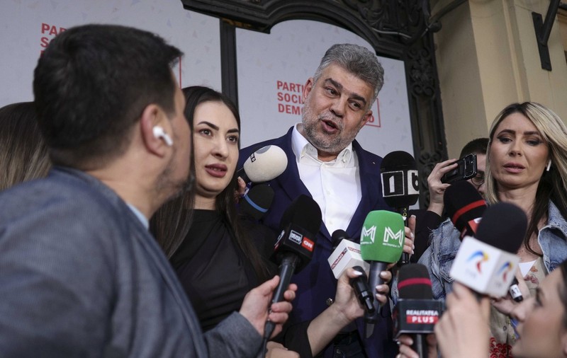 Decizia luată de Marcel Ciolacu privind susținerea lui George Simion și a lui Nicușor Dan în turul doi al alegerilor prezidențiale 2025