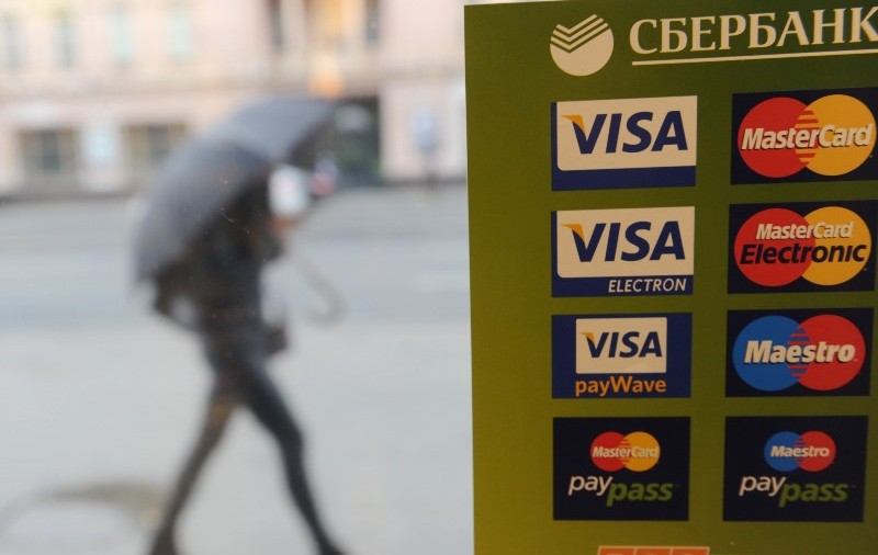 Schema găsită de ruși pentru a ocoli interdicția de utilizare a cardurilor Visa și Mastercard