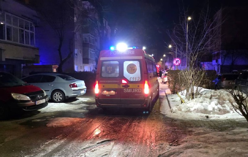 Explozie într-un bloc din Alba Iulia: Doi răniți, 20 de oameni evacuați