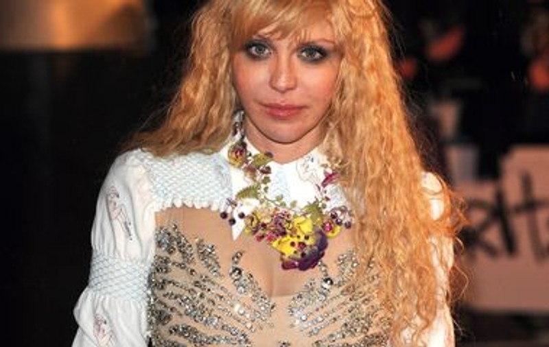 Courtney Love către Kelly Osbourne: "E scârbos ce ai făcut"