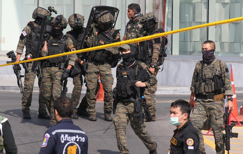 Autorul atacului din Thailanda, ucis după o operațiune de 17 ore. Bilanțul a crescut la 26 de morți și 57 de răniți