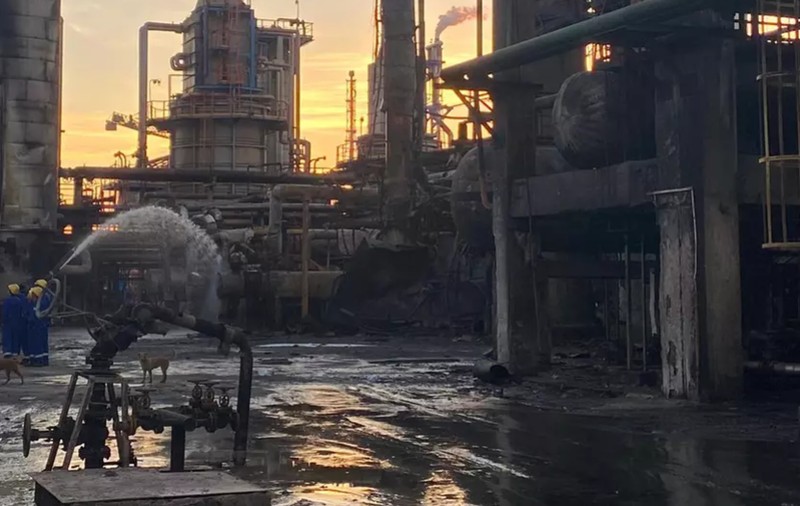 Fiica unei victime a incendiului de la Petromidia a dat în judecată compania Rompetrol