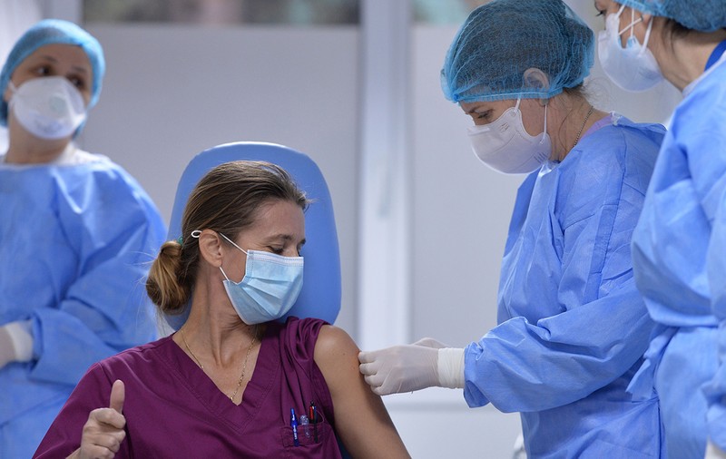 Vaccinarea la români. Mai ușor de spus decât de făcut!
