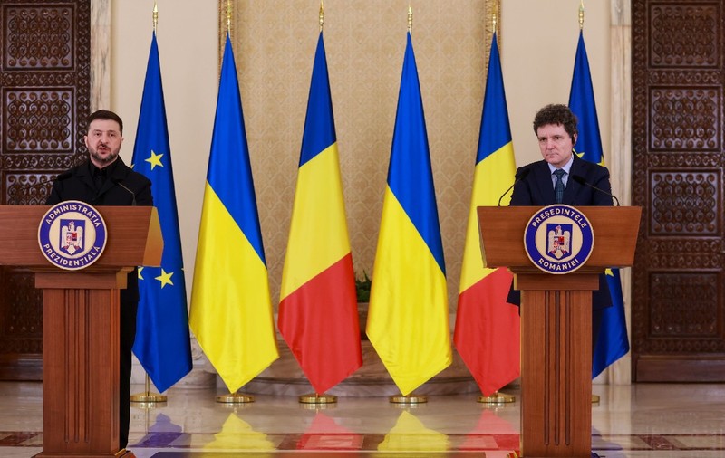 Declarații de presă comune susținute de președintele Ucrainei, Volodimir Zelenski (S), și de președintele României, Nicușor Dan (D), la Palatul Cotroceni, din București, joi, 12 martie 2026.