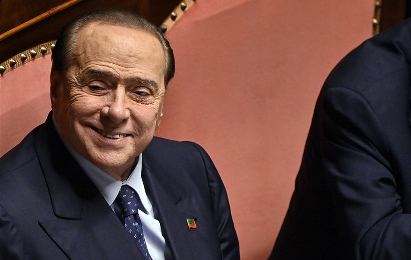 Noi detalii despre starea lui Silvio Berlusconi, oferite de medicul său: „Este o situaţie dificilă, dar răspunde bine la tratament”