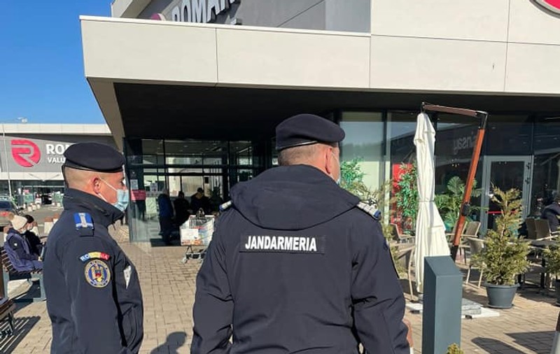 Amenda primită de un bărbat care a sunat la 112 pentru că nu era lăsat să intre într-o sală de jocuri