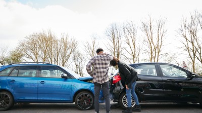 Modificarea Legii RCA: șoferii români își doresc să aibă dreptul să întrebe unde își pot repara mașina!