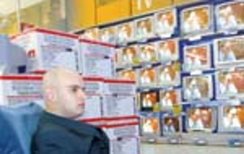 Creditele se scumpesc, salariile raman la fel
