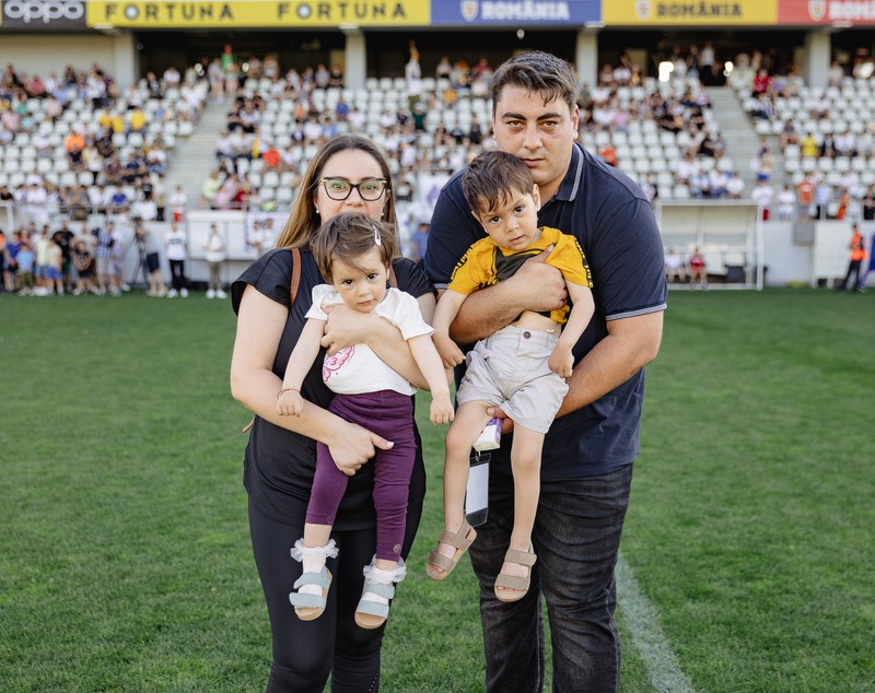 Fotbaliști și influenceri au jucat pentru Mario și Medeea, frații bolnavi de paraplegie spastică. La evenimentul caritabil, parte a campaniei Fundației Ringier, s-au strâns aproape 21.000 de euro